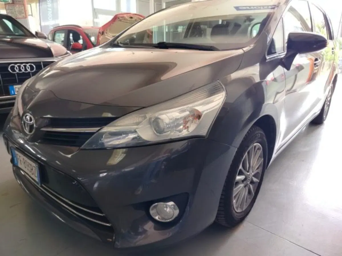 Toyota Verso usata a Forlì-Cesena (12)
