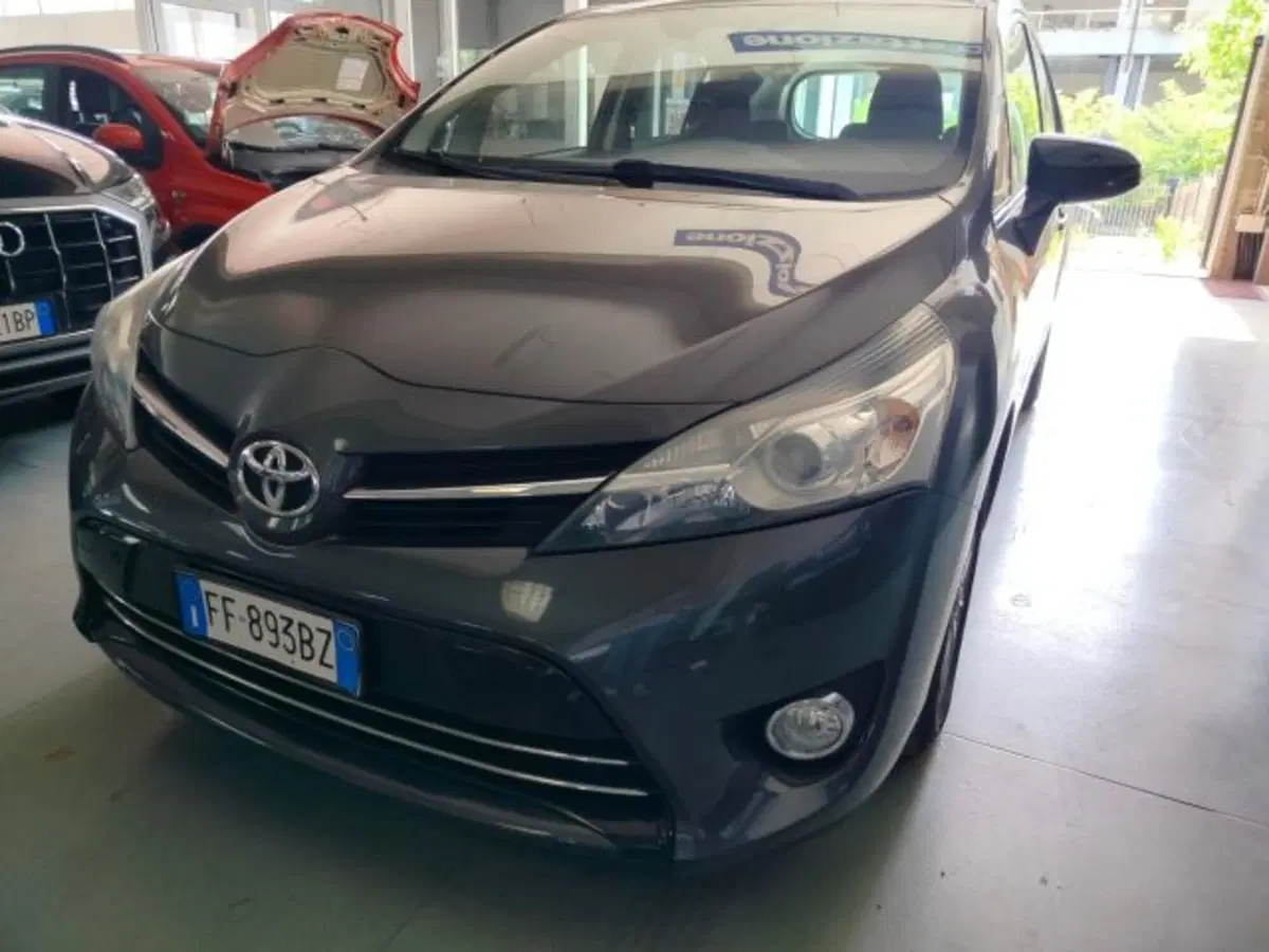 Toyota Verso usata a Forlì-Cesena (2)