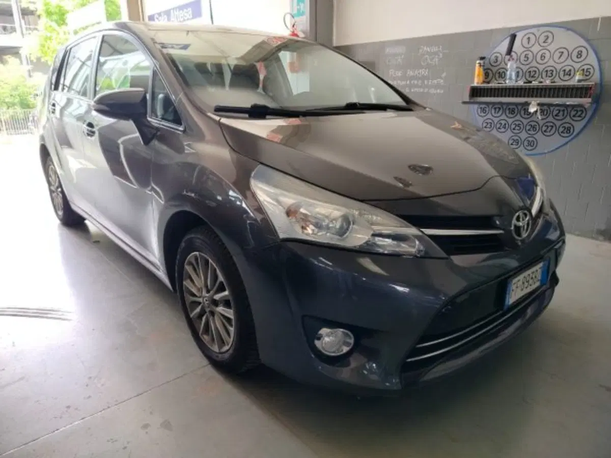 Toyota Verso usata a Forlì-Cesena (3)