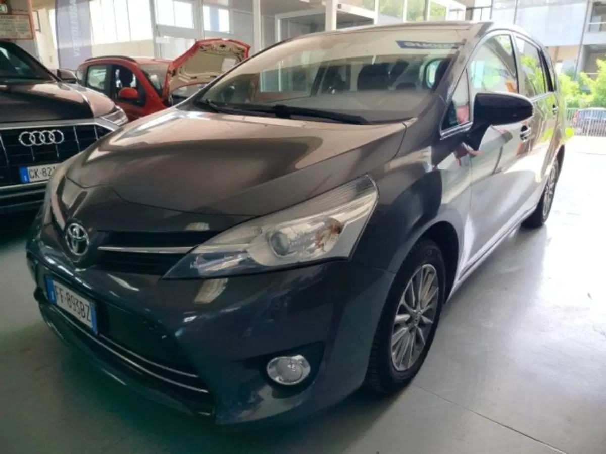 Toyota Verso usata a Forlì-Cesena (5)