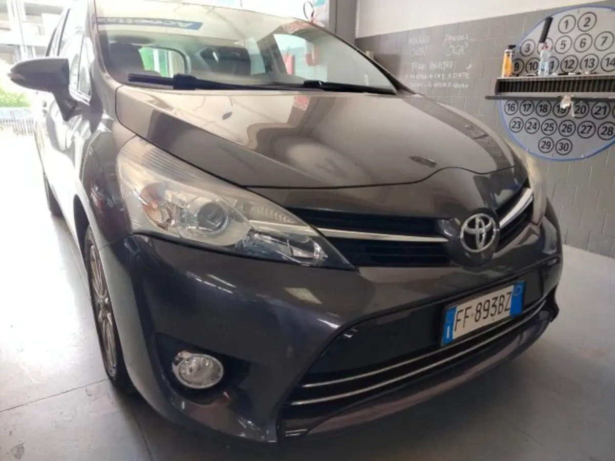 Toyota Verso usata a Forlì-Cesena (9)