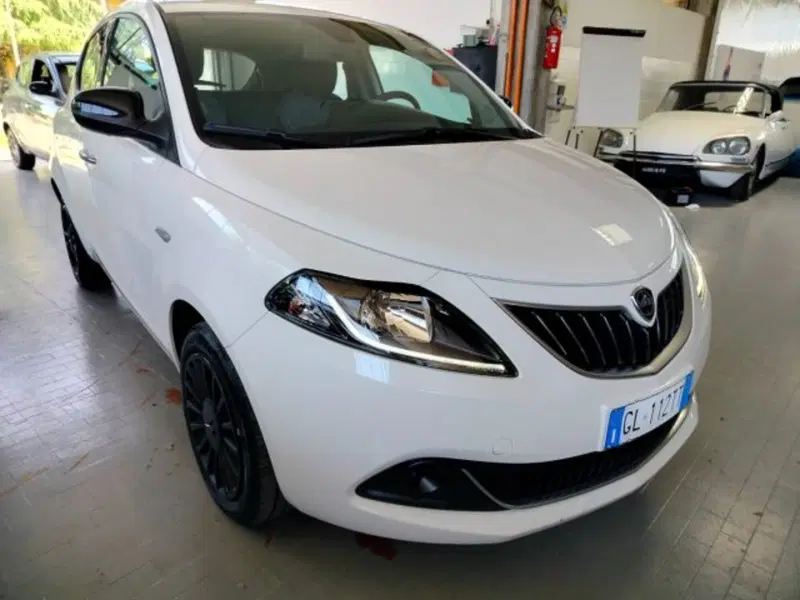 Lancia Ypsilon usata a Forlì-Cesena (5)