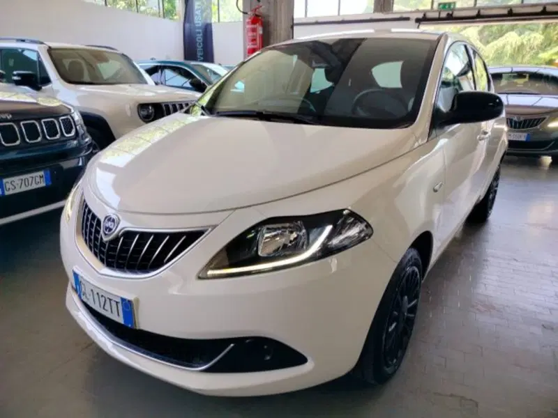 Lancia Ypsilon usata a Forlì-Cesena (6)