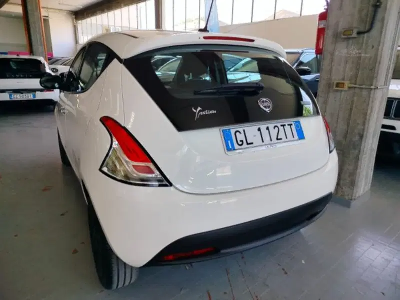 Lancia Ypsilon usata a Forlì-Cesena (9)