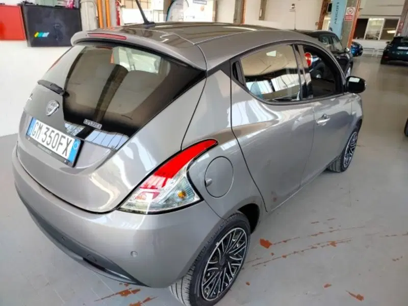 Lancia Ypsilon usata a Forlì-Cesena (14)
