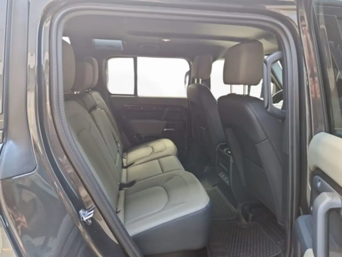 Land Rover Defender usata a Modena (10)