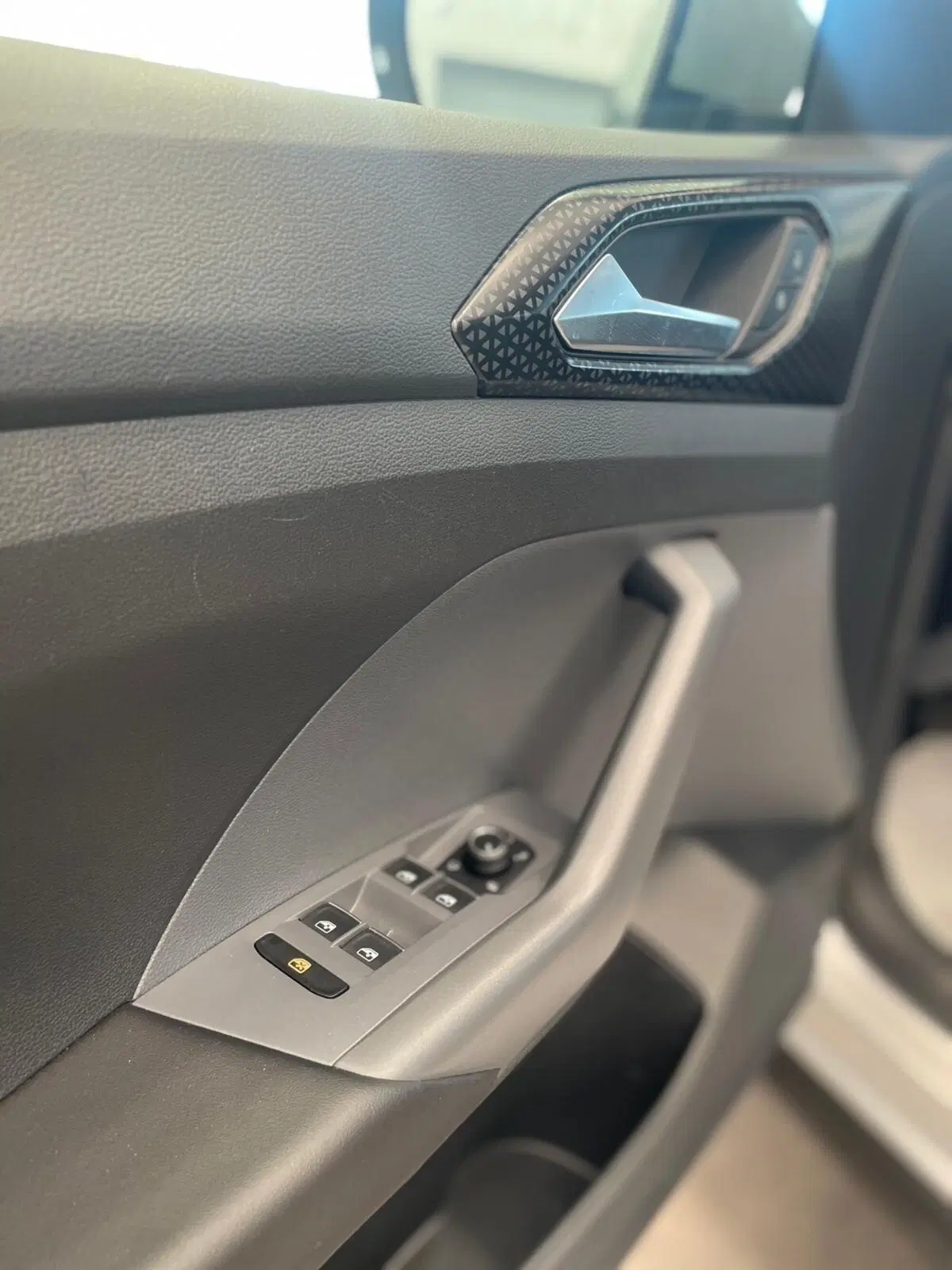 Volkswagen T-Cross usata a Sassari (13)