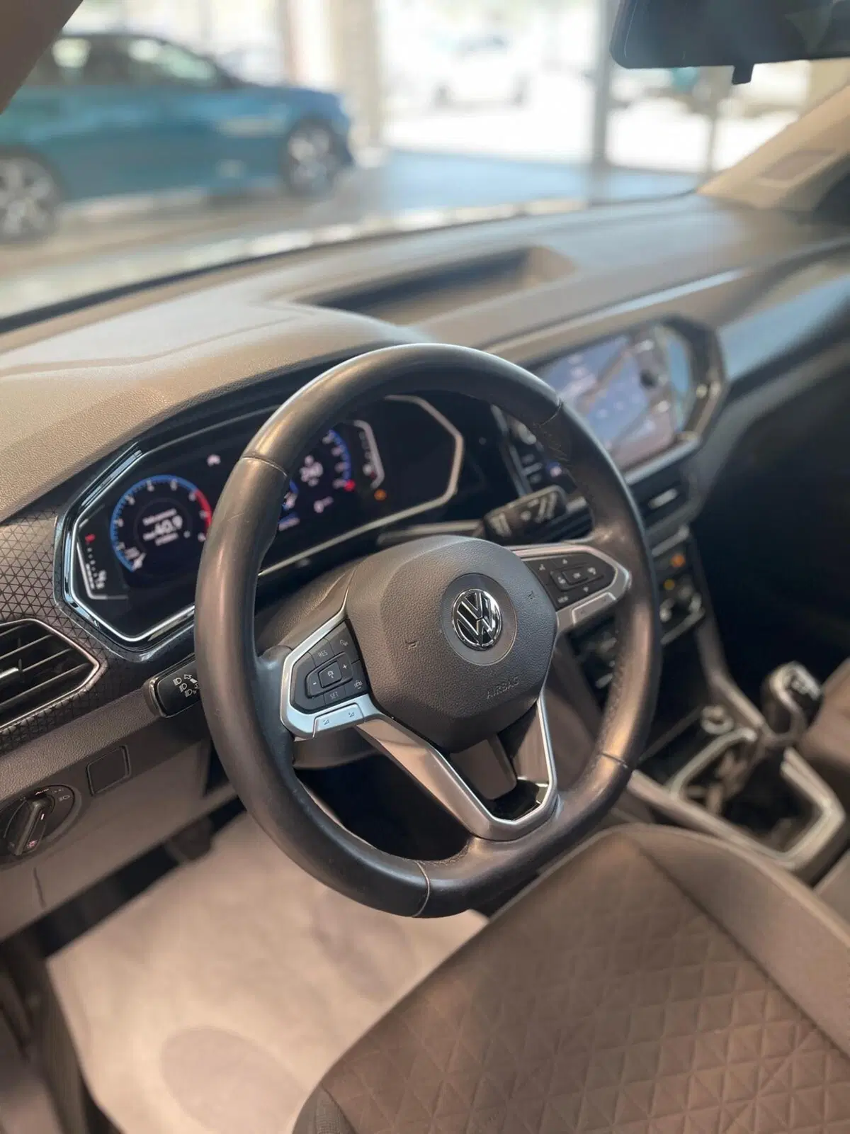 Volkswagen T-Cross usata a Sassari (4)