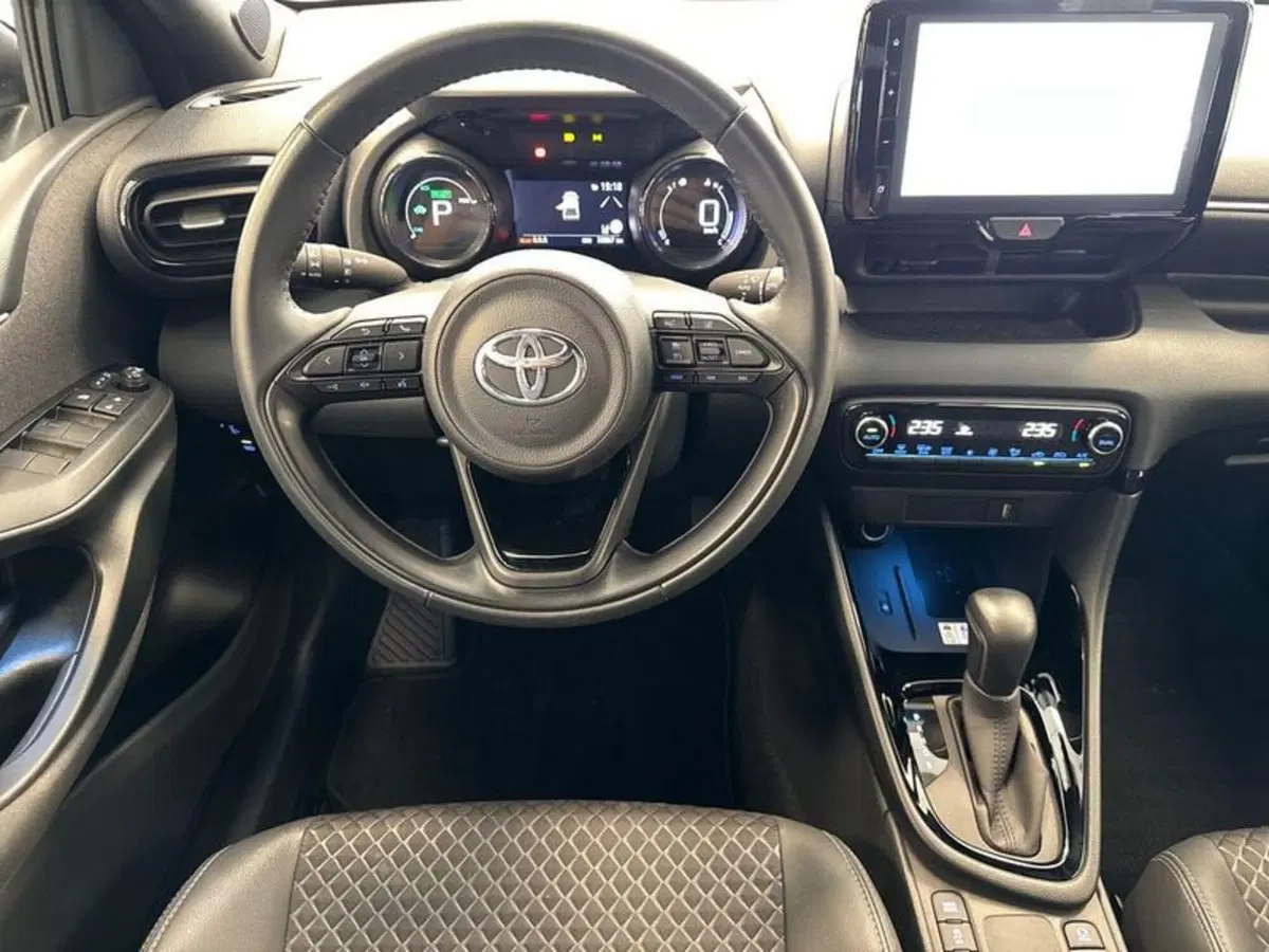 Toyota Yaris usata a Prato (11)