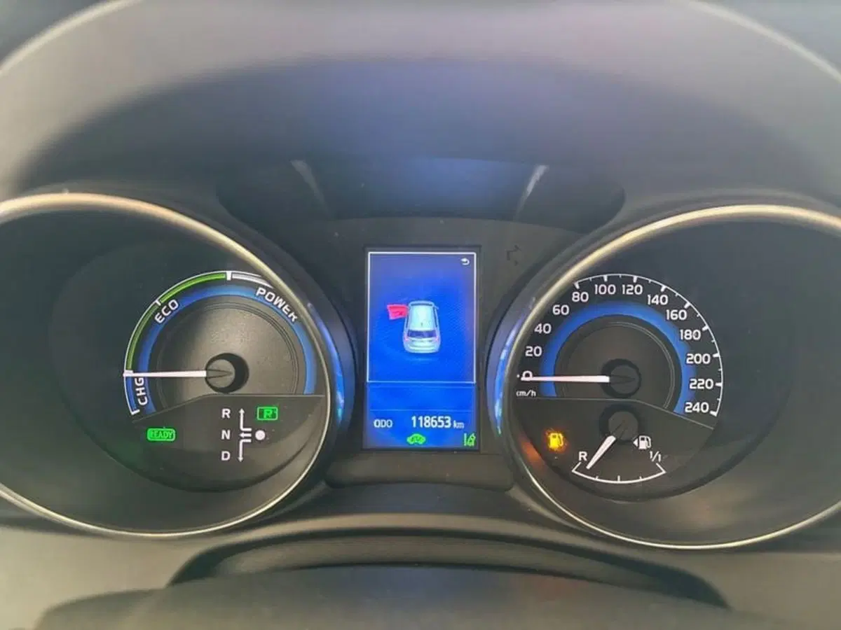 Toyota Auris usata a Prato (14)