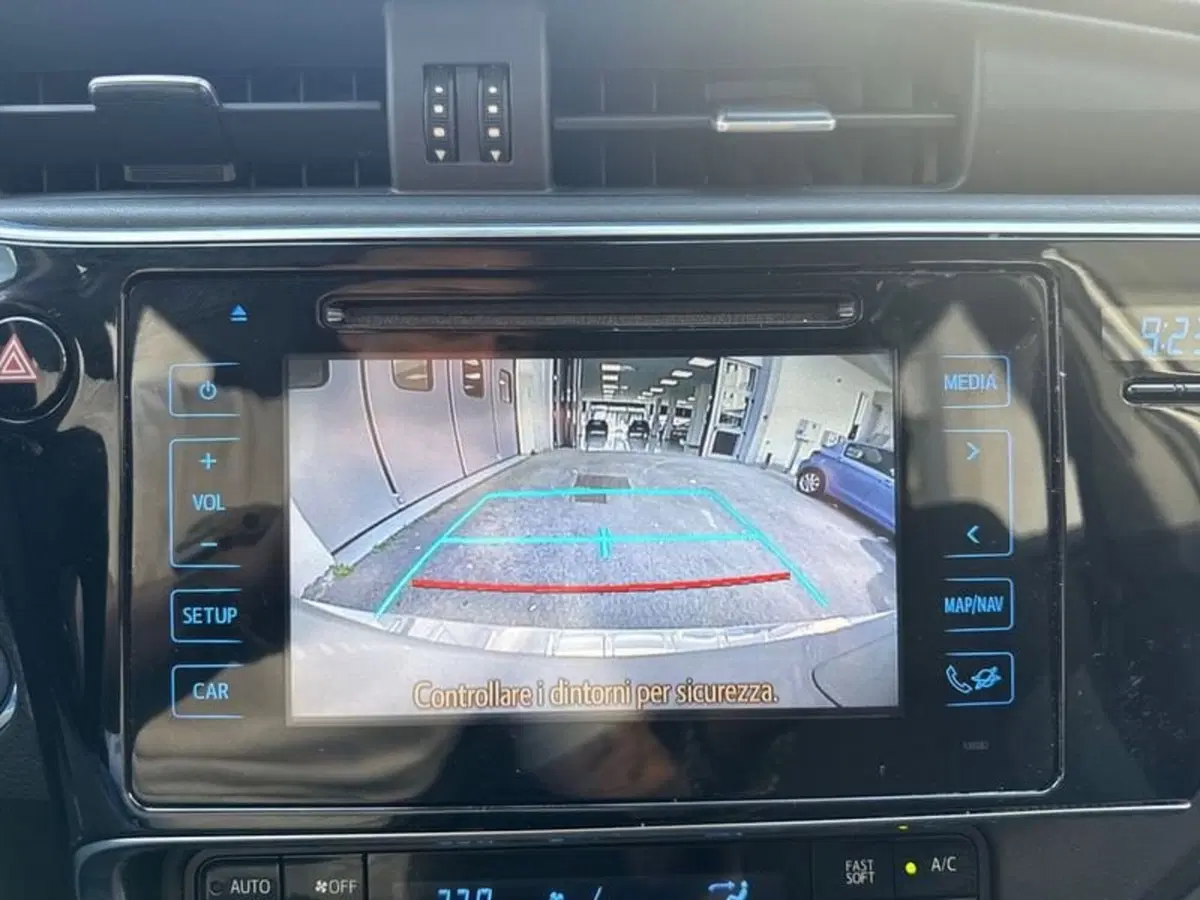 Toyota Auris usata a Prato (16)