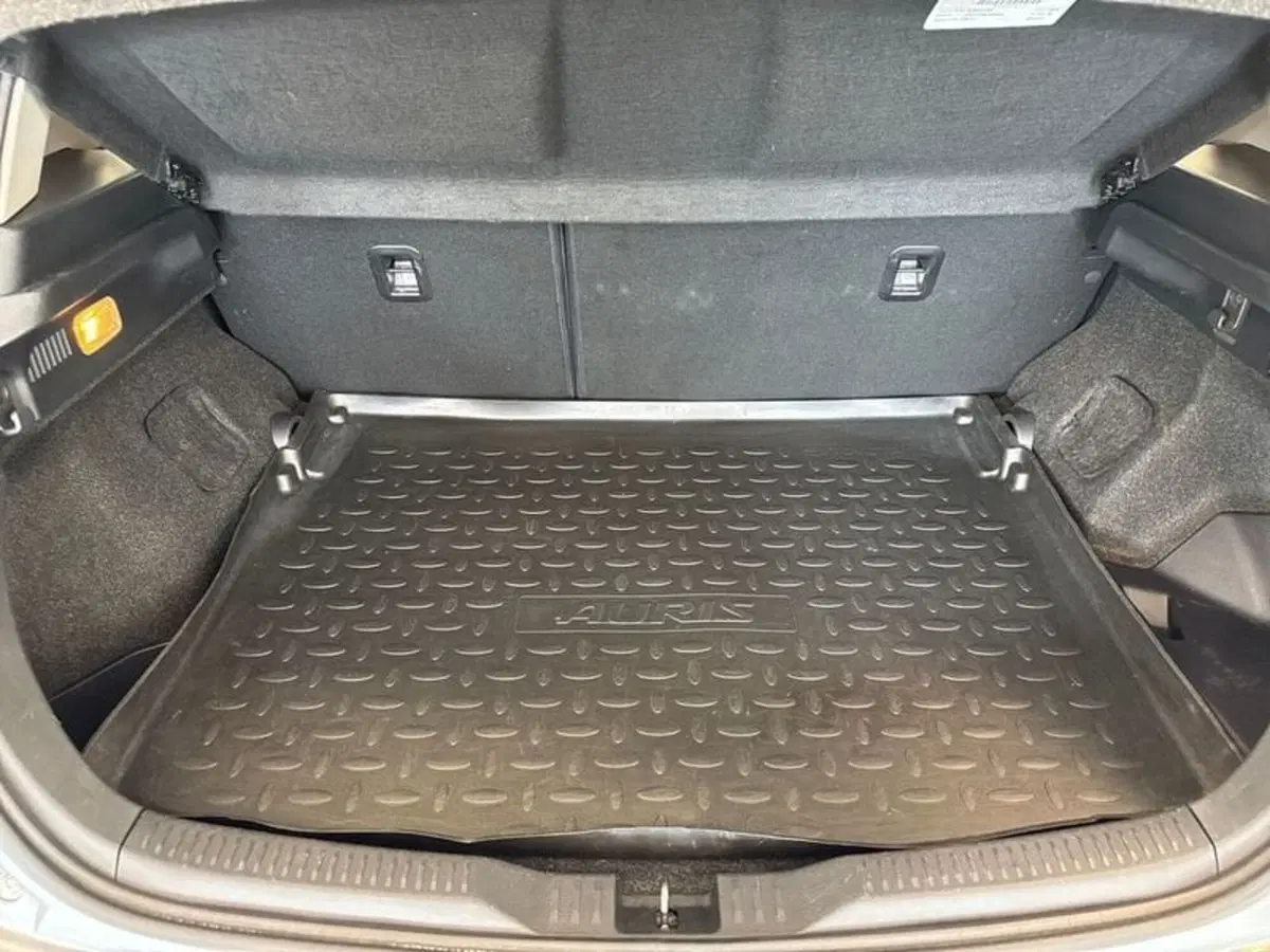 Toyota Auris usata a Prato (17)