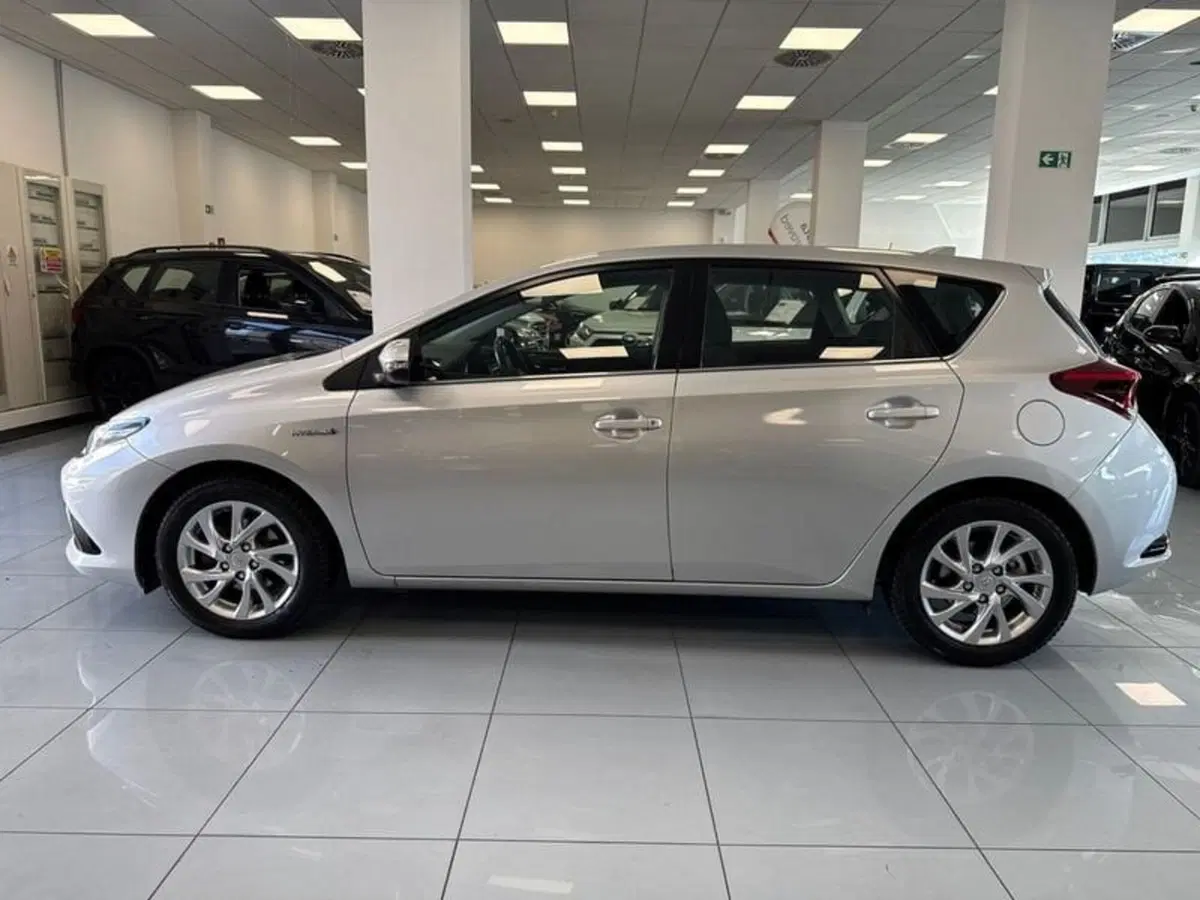 Toyota Auris usata a Prato (3)