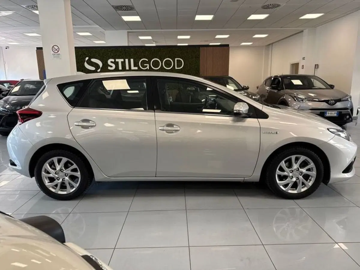 Toyota Auris usata a Prato (5)