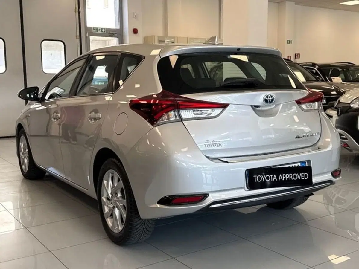 Toyota Auris usata a Prato (6)