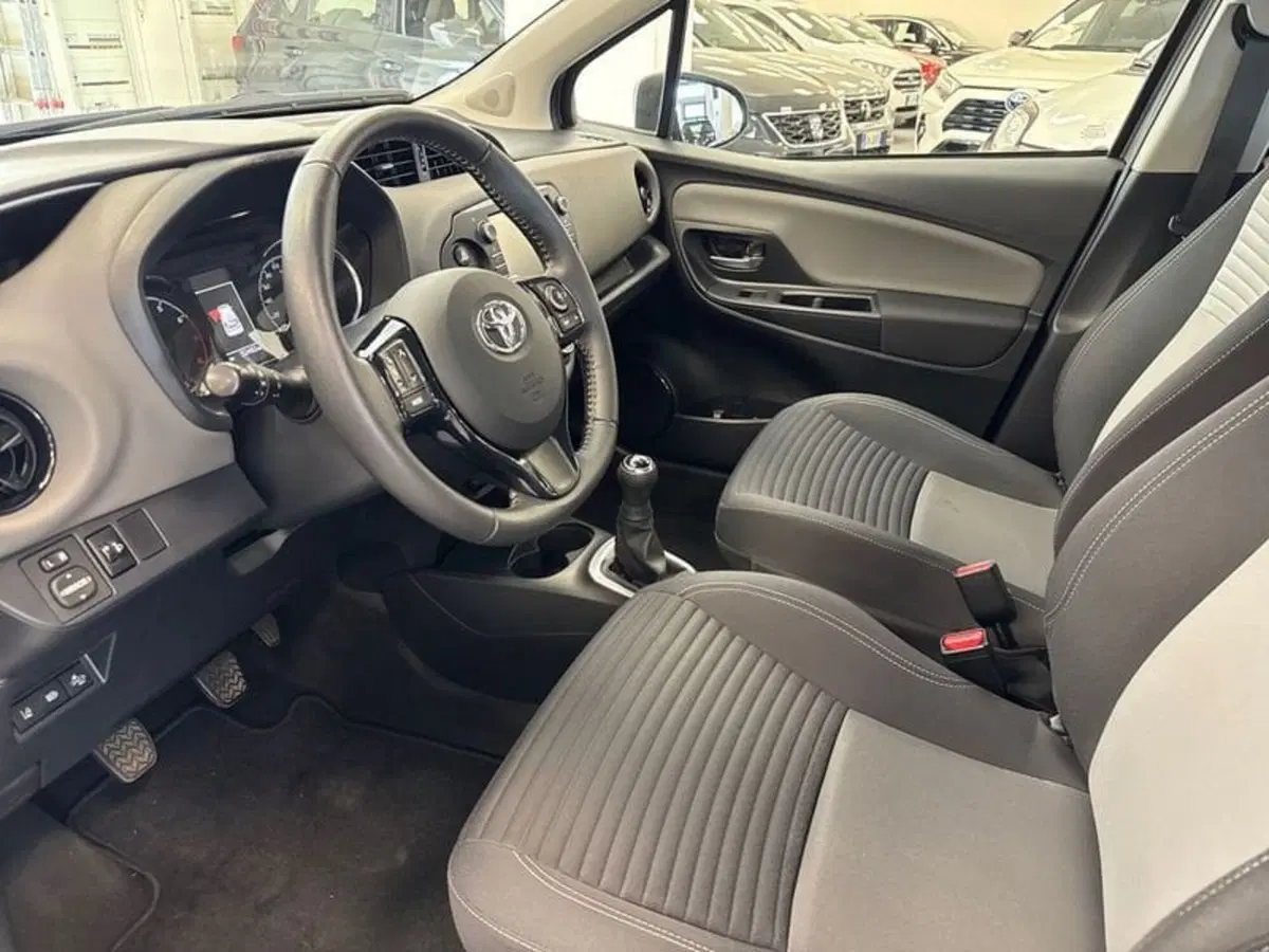 Toyota Yaris usata a Prato (10)