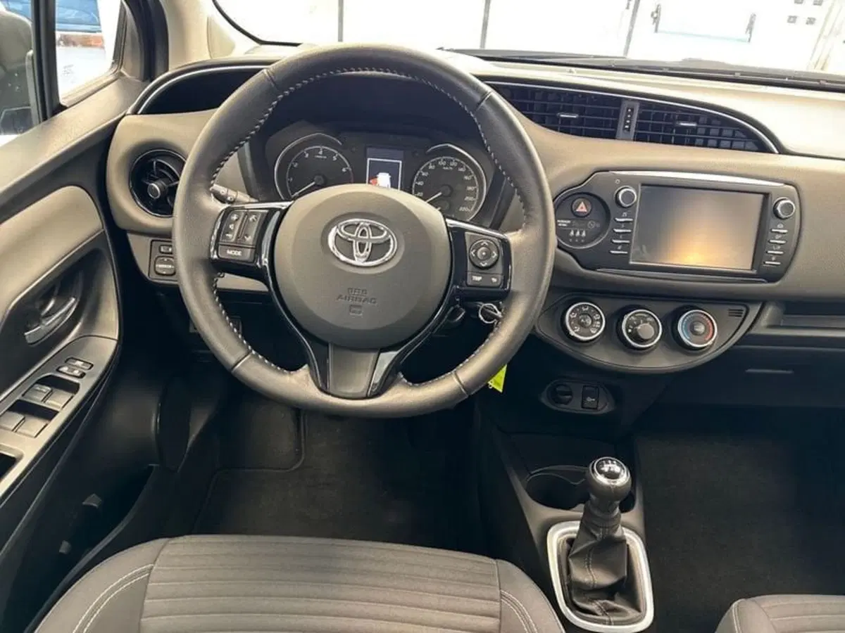 Toyota Yaris usata a Prato (11)