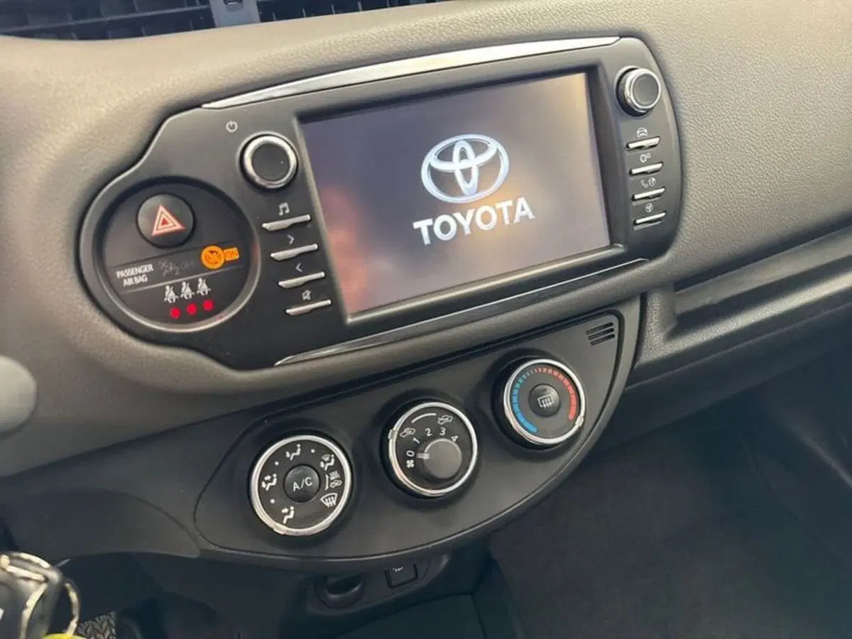 Toyota Yaris usata a Prato (16)