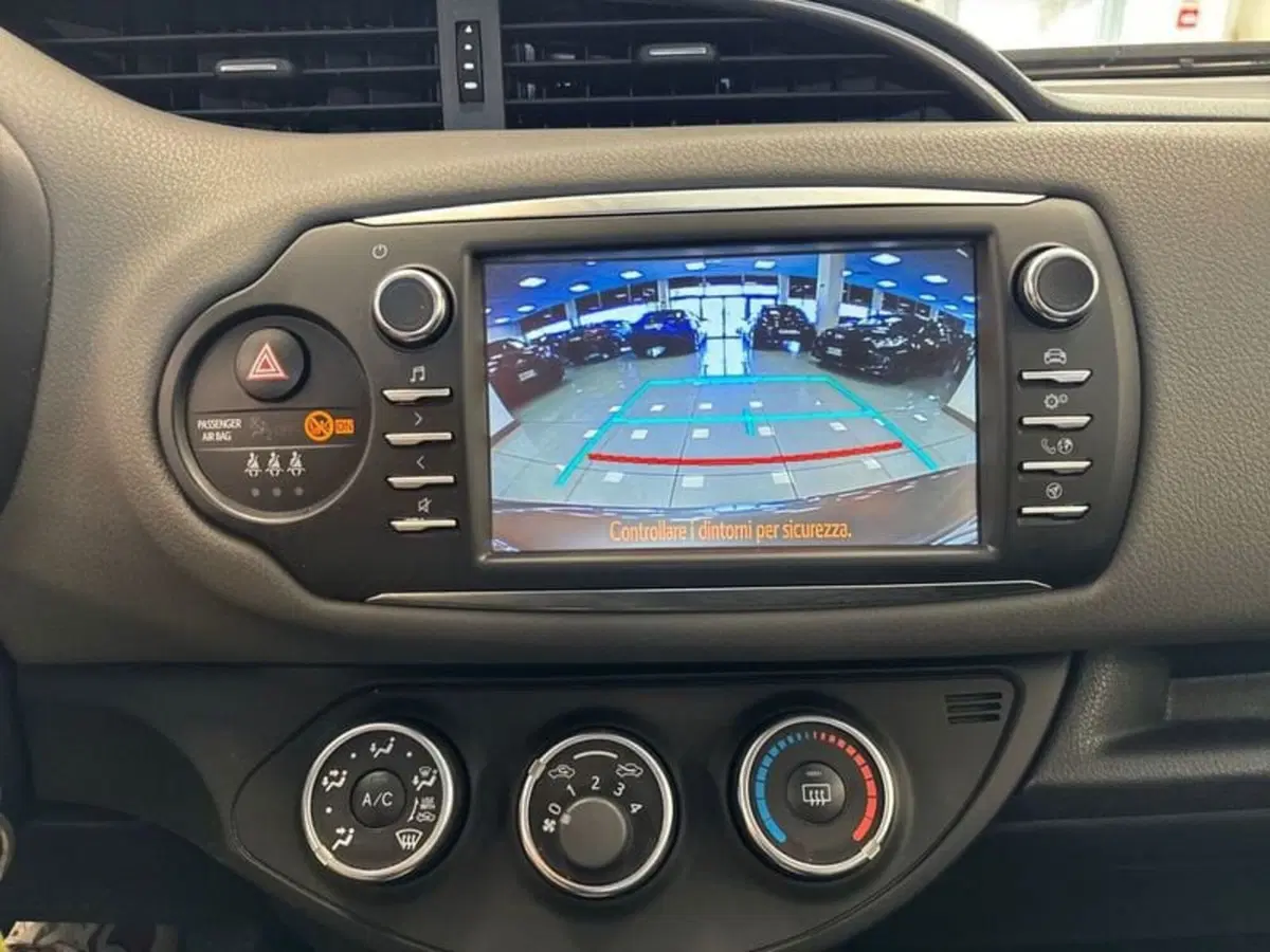 Toyota Yaris usata a Prato (17)