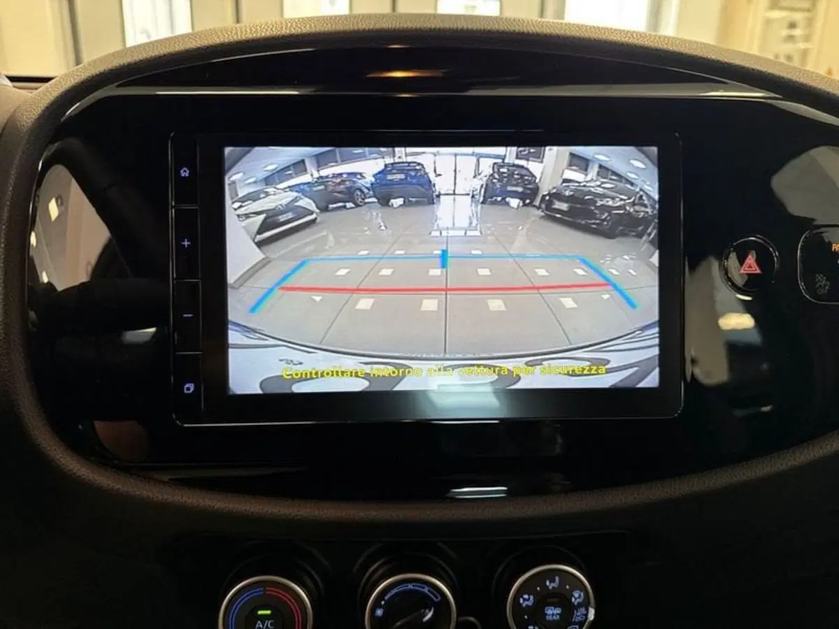 Toyota Aygo X usata a Prato (15)