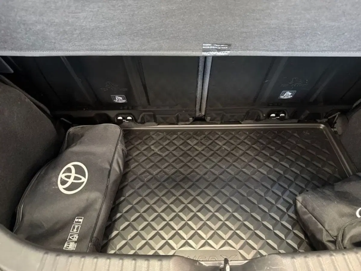 Toyota Aygo X usata a Prato (16)