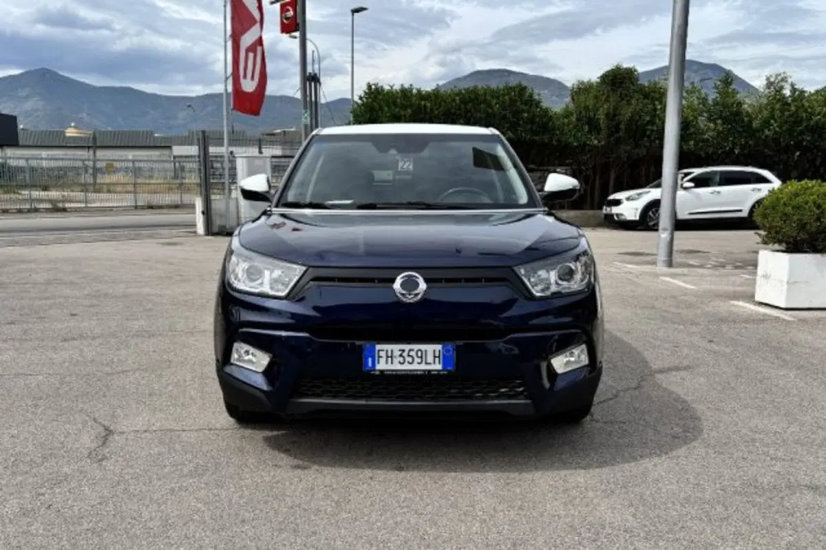 Ssangyong Tivoli usata a Latina (2)