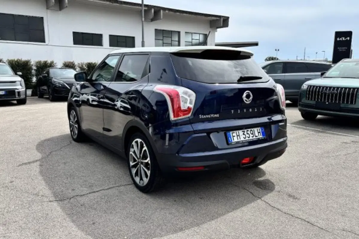 Ssangyong Tivoli usata a Latina (5)