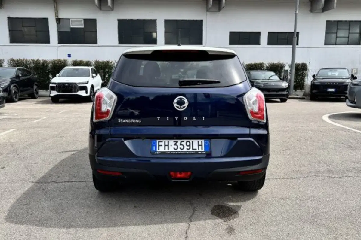 Ssangyong Tivoli usata a Latina (6)