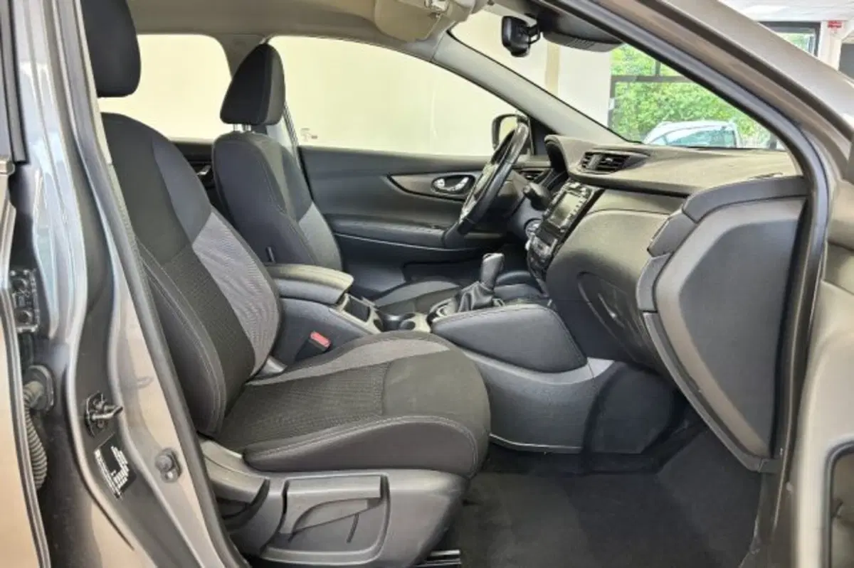 Nissan Qashqai usata a Latina (8)