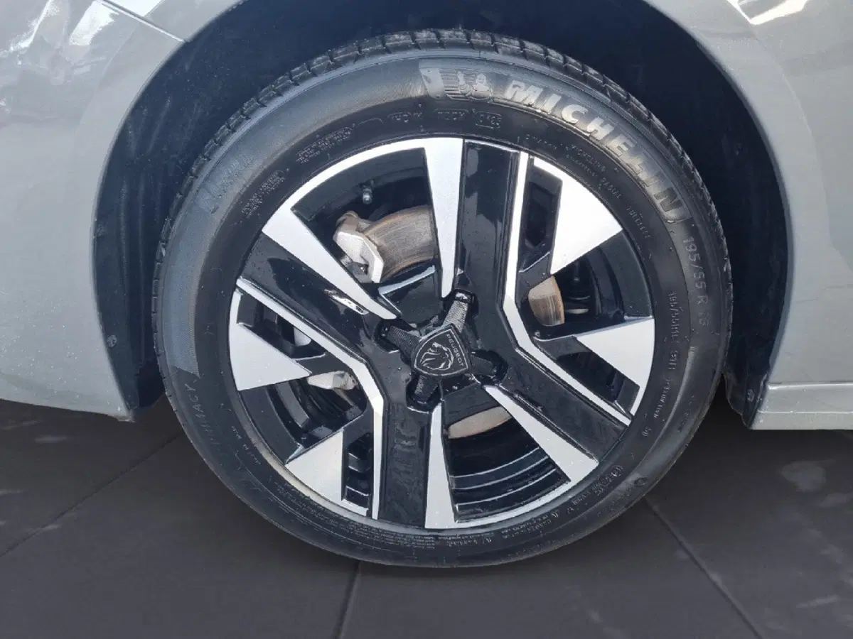 Peugeot 208 usata a Lecce (10)