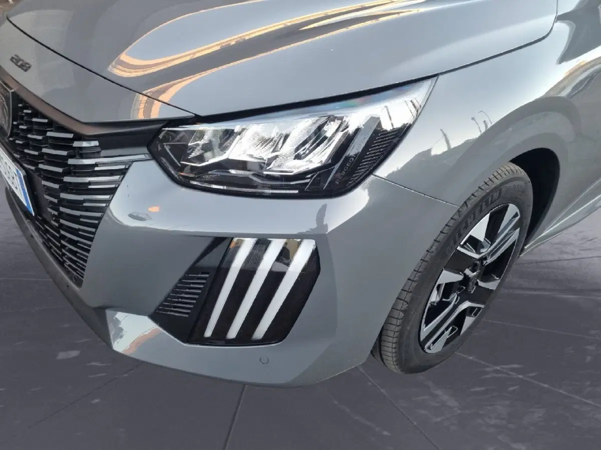 Peugeot 208 usata a Lecce (11)