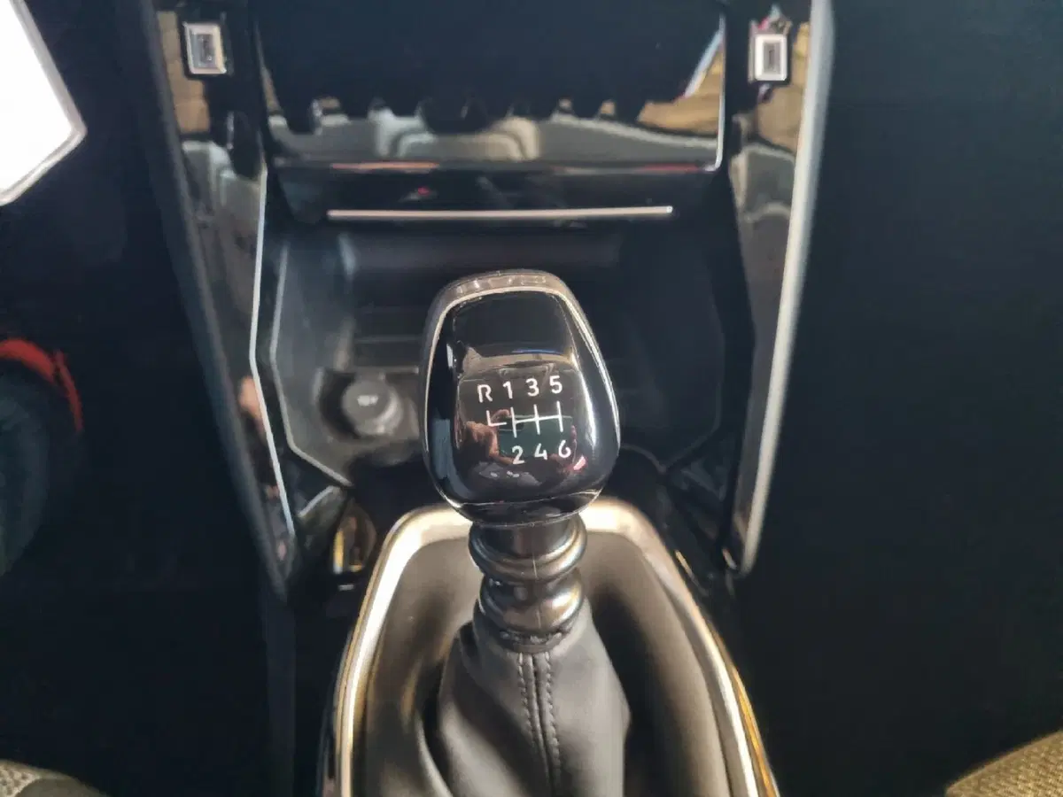Peugeot 208 usata a Lecce (13)