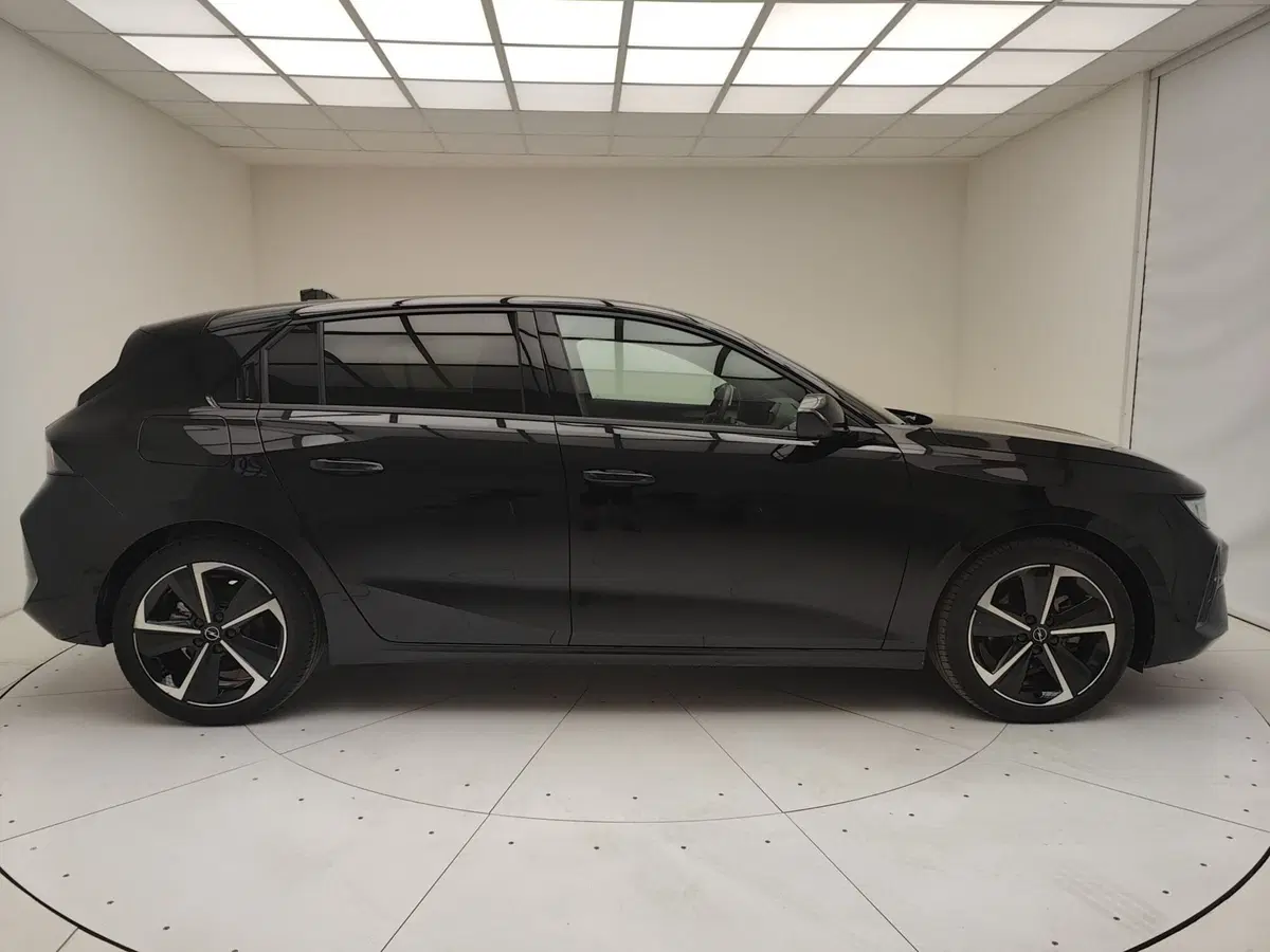 Opel Astra usata a Como (18)