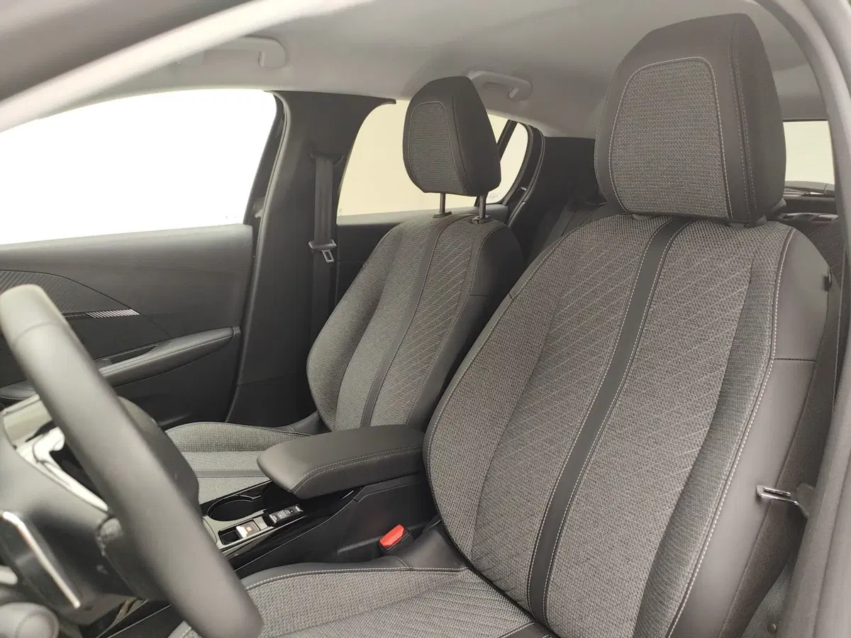 Peugeot 208 usata a Como (12)
