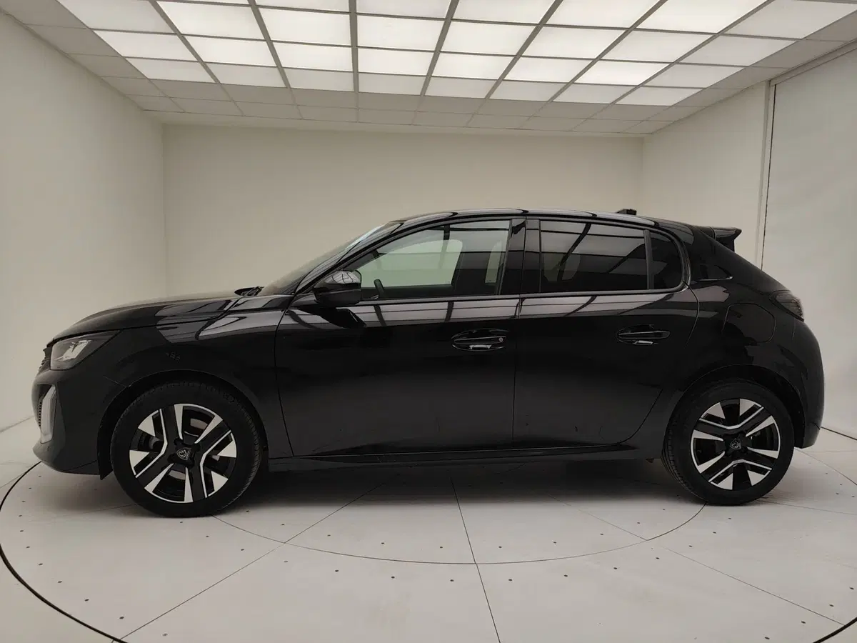 Peugeot 208 usata a Como (19)