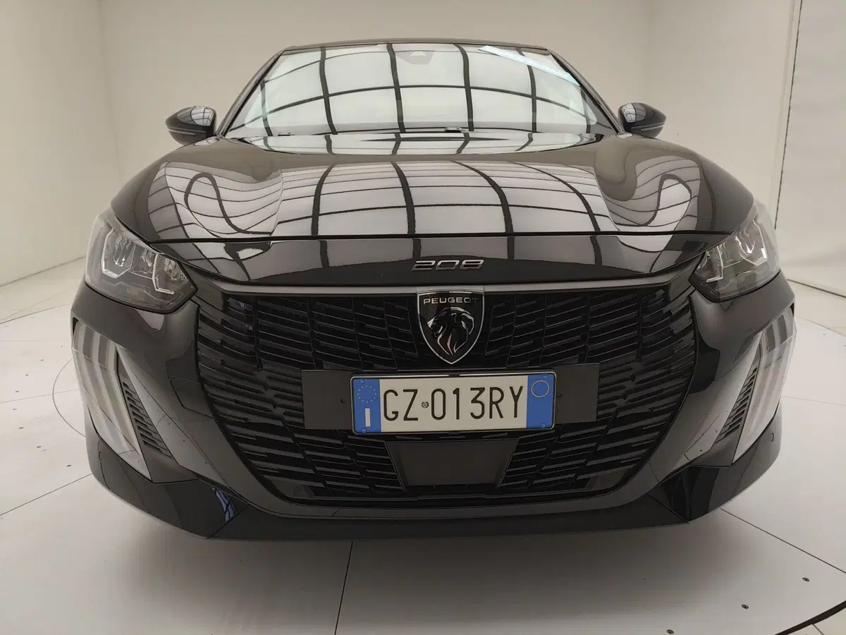 Peugeot 208 usata a Como (2)