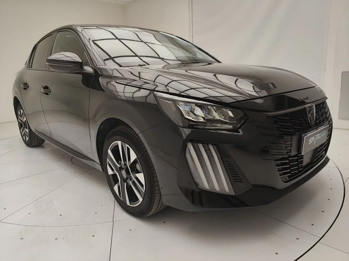 Peugeot 208 usata a Como (3)