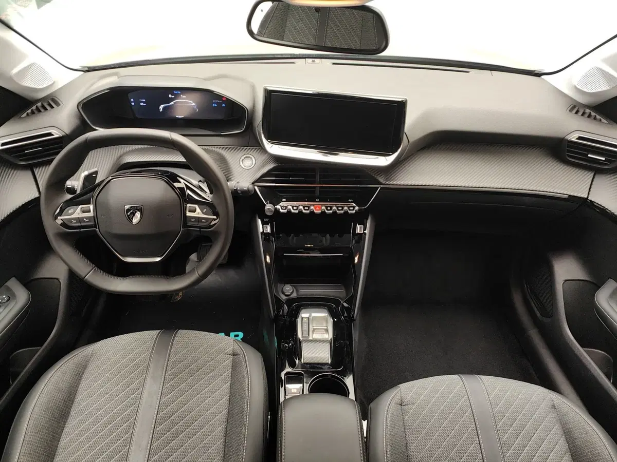 Peugeot 208 usata a Como (7)