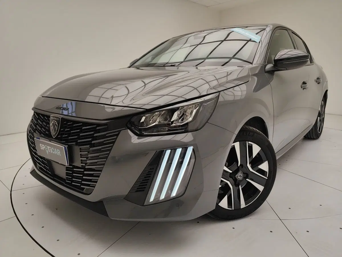 Peugeot 208 usata a Como