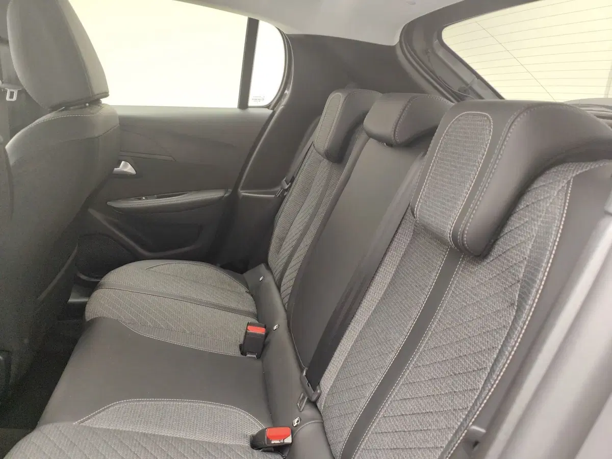 Peugeot 208 usata a Como (12)
