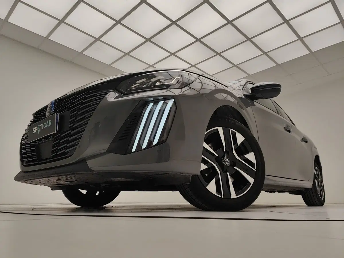 Peugeot 208 usata a Como (13)