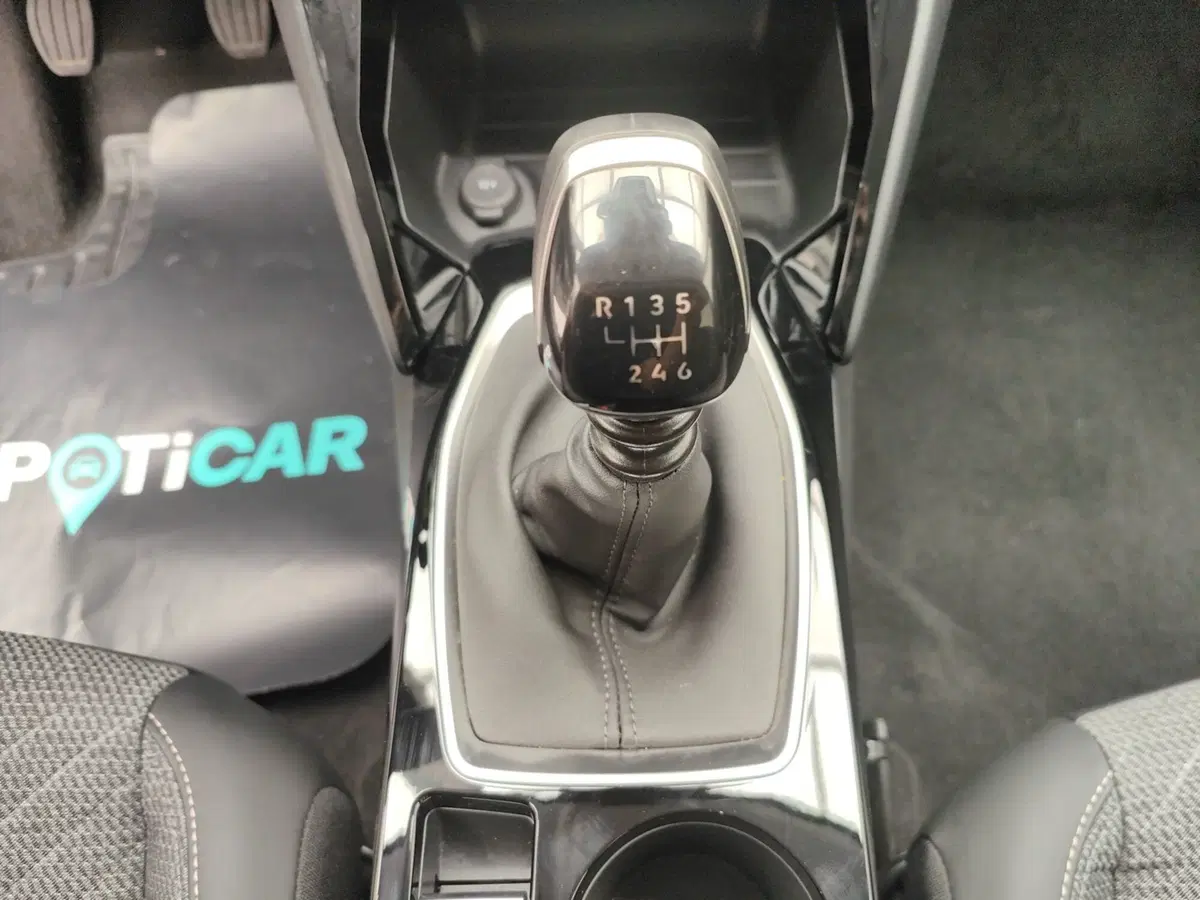 Peugeot 208 usata a Como (17)