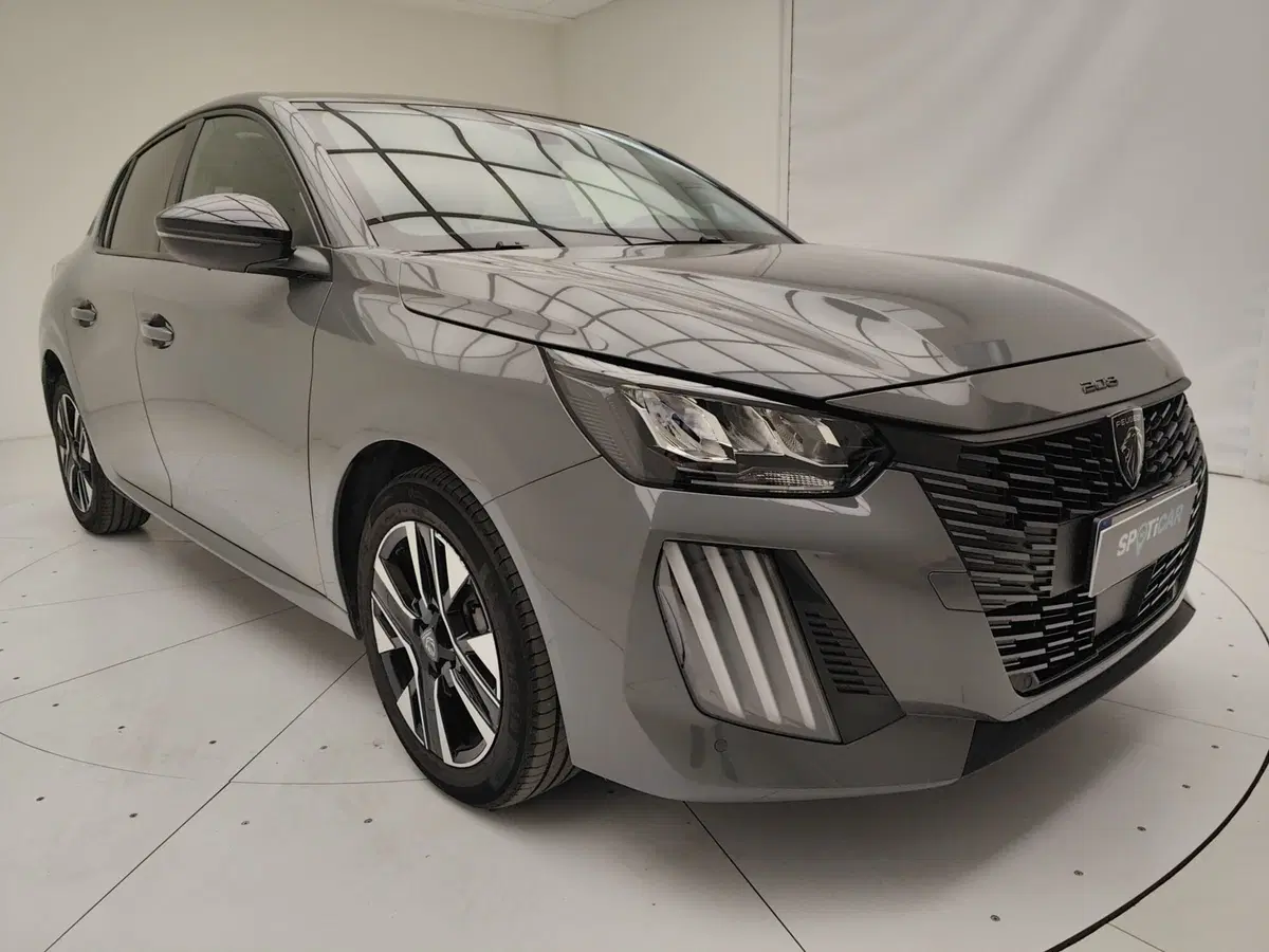 Peugeot 208 usata a Como (3)