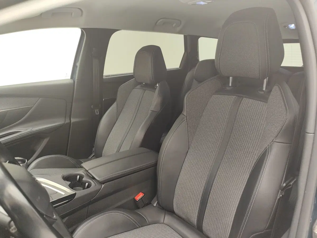 Peugeot 5008 usata a Como (12)