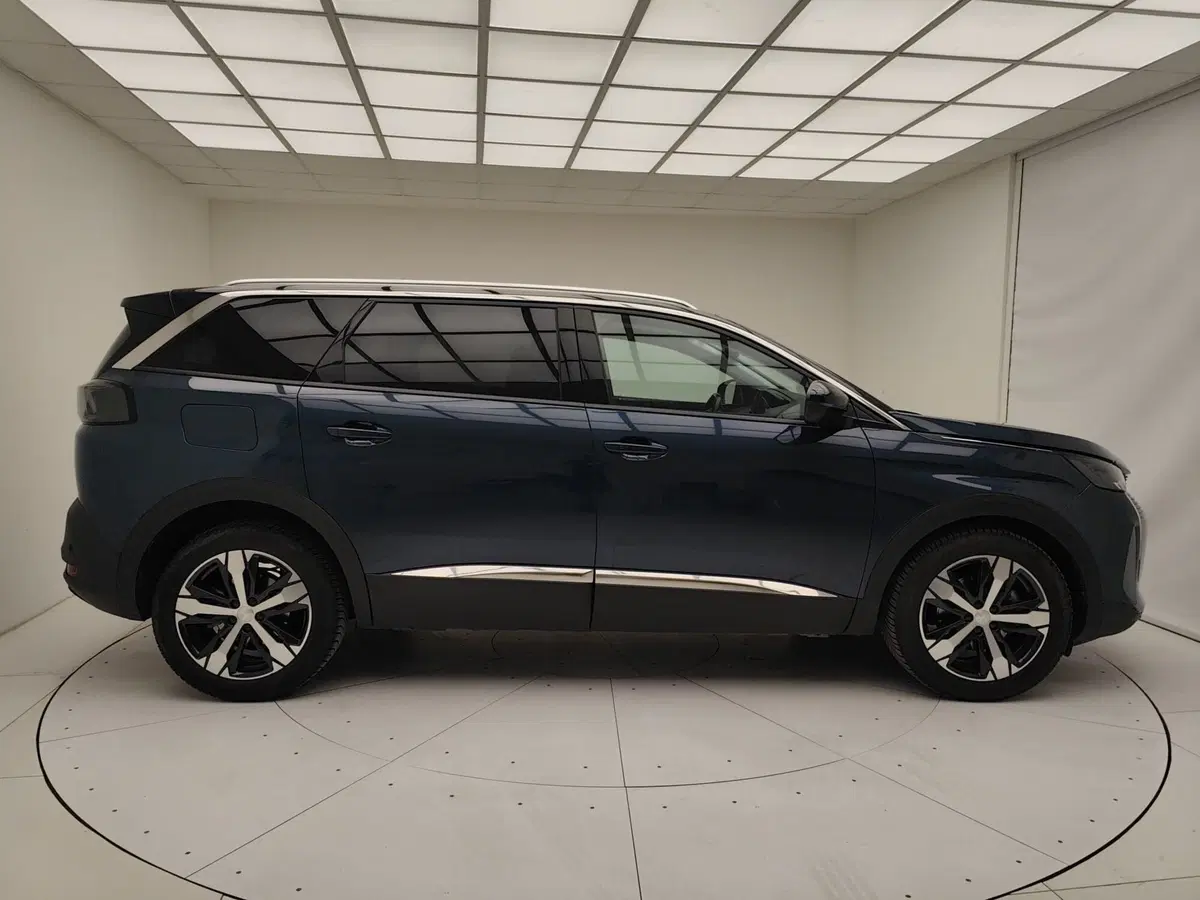 Peugeot 5008 usata a Como (19)