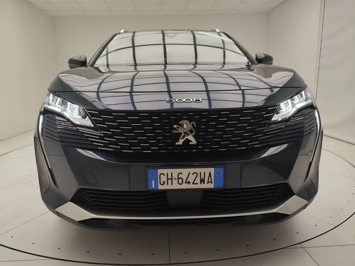 Peugeot 5008 usata a Como (2)