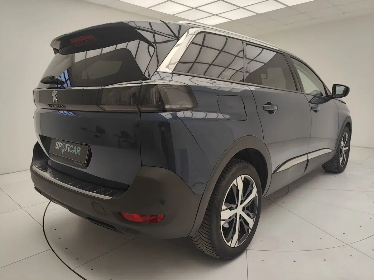 Peugeot 5008 usata a Como (6)