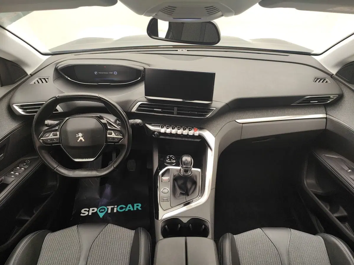Peugeot 5008 usata a Como (7)