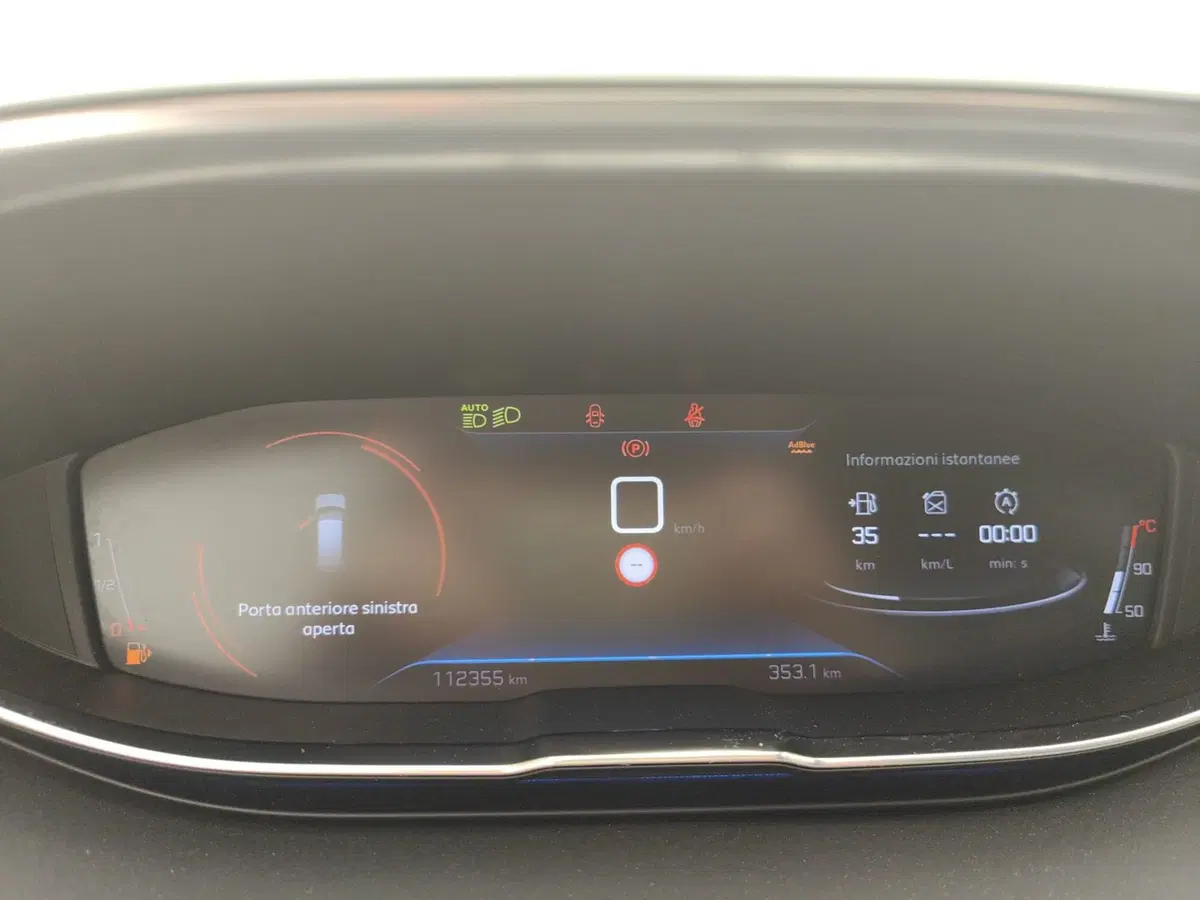 Peugeot 5008 usata a Como (8)