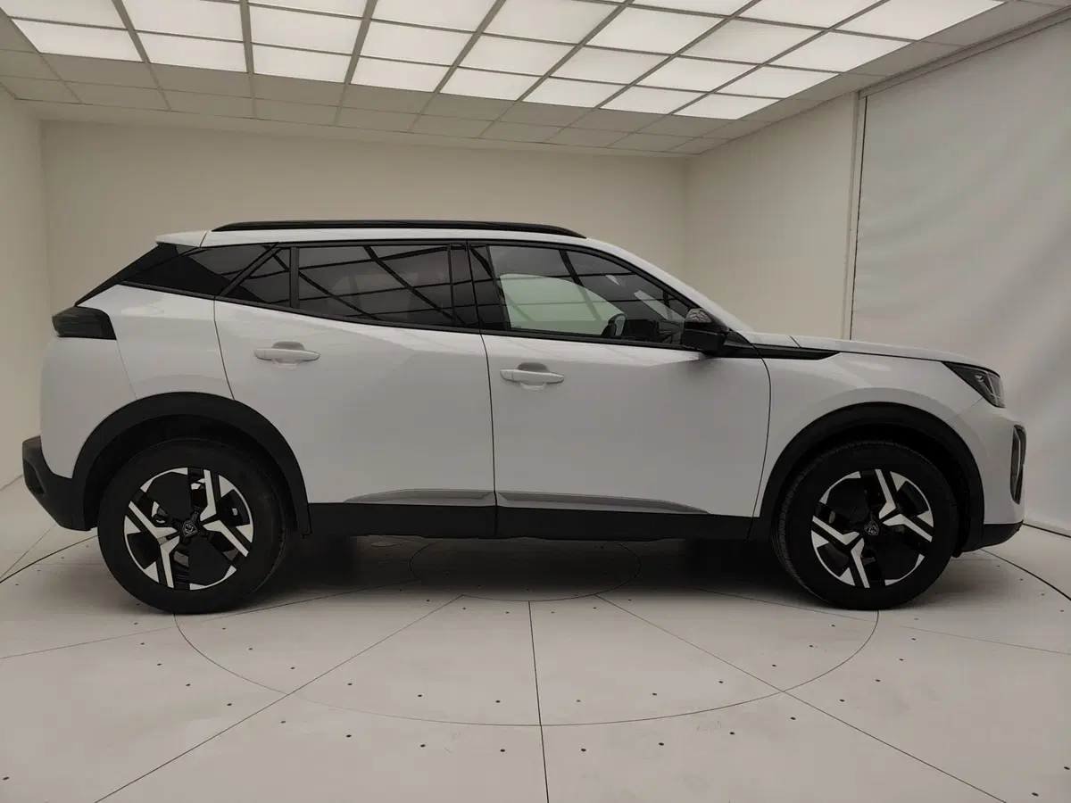 Peugeot 2008 usata a Como (17)